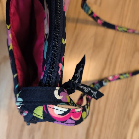 Vera Bradley Crossbody Bag In Cotton, Navy Floral, NWOT - Picture 9 of 11